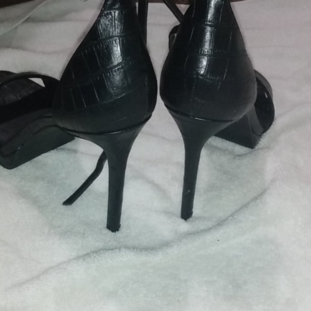 Ankle strap textured skinny heel Madden Girl - Picture 2 of 4